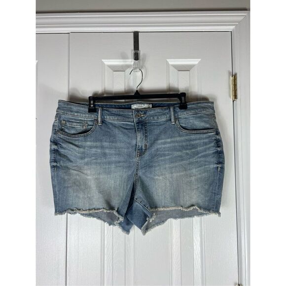 Torrid Womens Blue Jean Shorts Size 24 - Picture 1 of 4